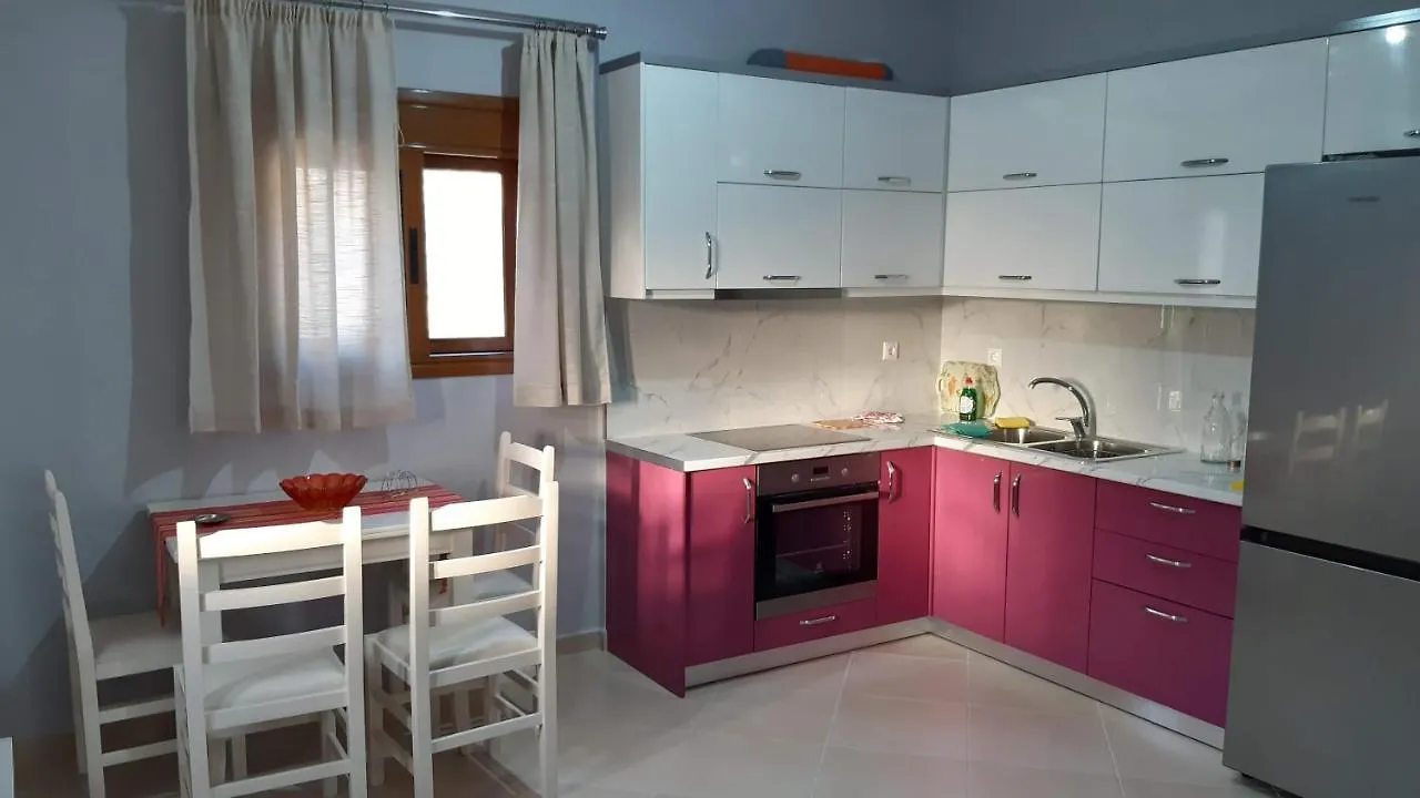 Lovely 1-Bedroom Rental Unit With Free Parking On Premises Sarande Apartment