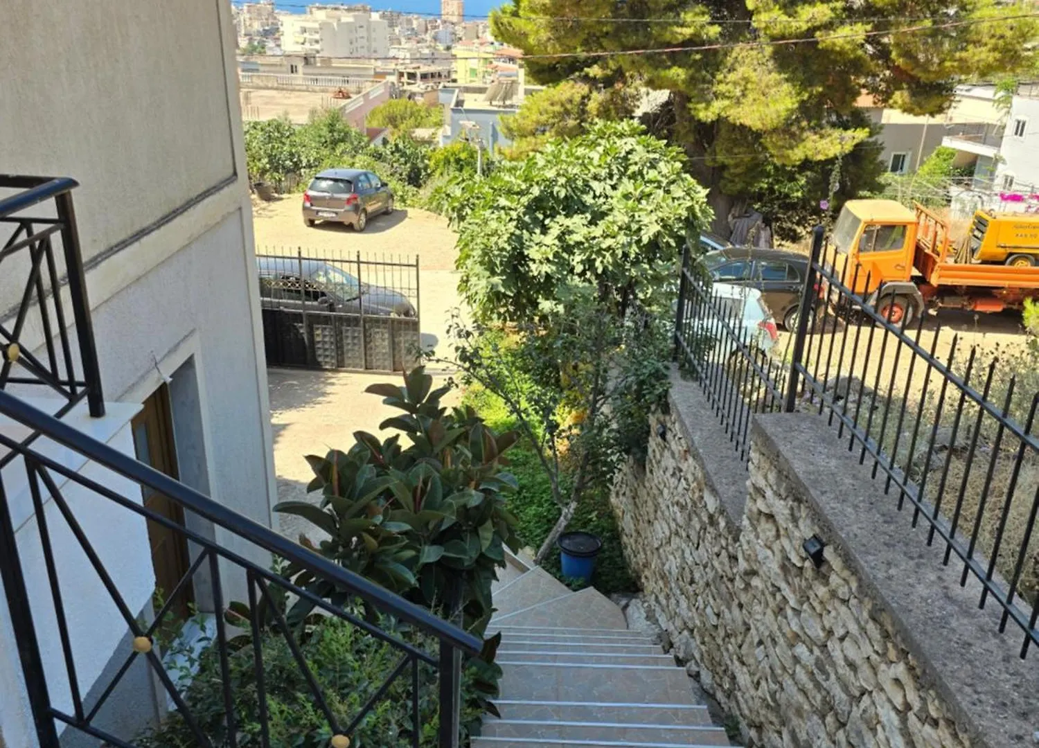 Lovely 1-Bedroom Rental Unit With Free Parking On Premises Sarande Apartment